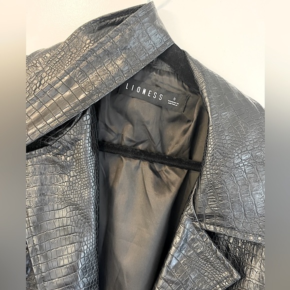 LIONESS Crocodile Faux Leather Blazer in Size Small/ Black - Picture 3 of 3